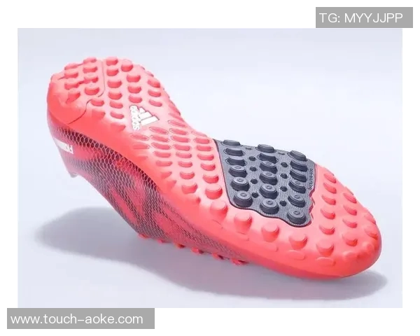 探索足球鞋平面图的设计理念与功能特点解析