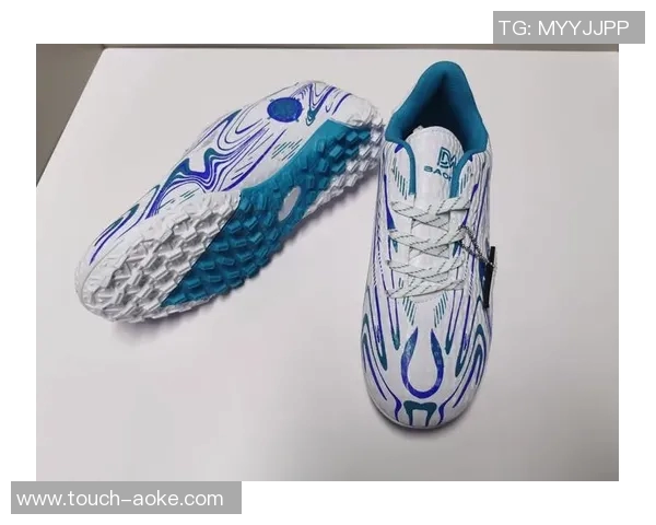 足球鞋掉漆问题解析及解决方案分享让你的球鞋焕然一新